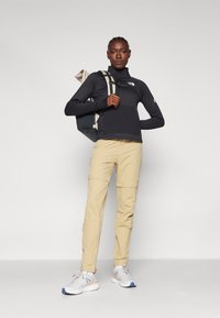 The North Face MOUNTAIN ATHLETICS FLEECE ¼ ZIP - Camisola - black