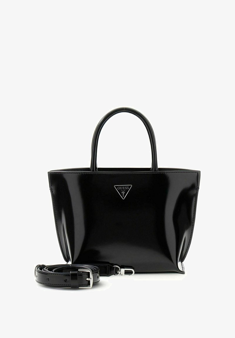 Borsa nera lucida con design strutturato, manici arrotondati e tracolla staccabile. Presenta un emblema del logo argentato sulla parte anteriore.