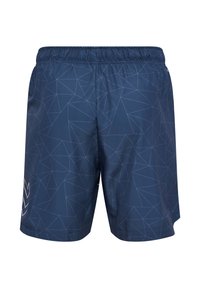 Bermudas atléticas azul-escuras com um padrão geométrico, cintura elástica e um logotipo simples na parte inferior. Textura suave, material leve.