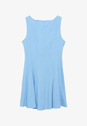 Rochie fără mâneci, de culoare albastru deschis, cu un corset ajustat și fustă evazată. Realizată dintr-un material neted, dispune de un fermoar central pe spate și cusături verticale.