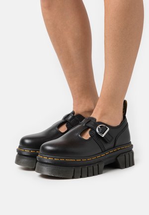 Dr. Martens, Chaussons - black