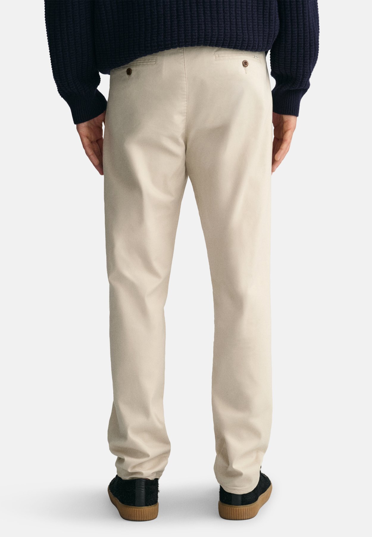REGULAR FIT