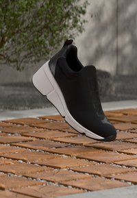 Επιλέχθηκε, black