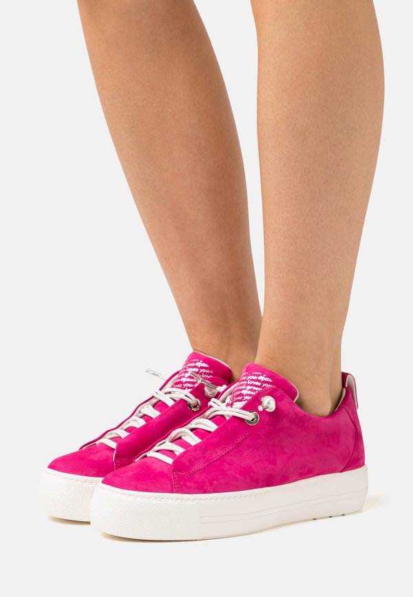 Sneaker low - old barbie