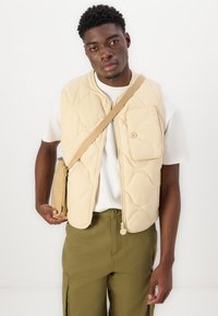 Pal Sporting Goods CLUB HOUSE FIELD UNISEX - Mellény - beige