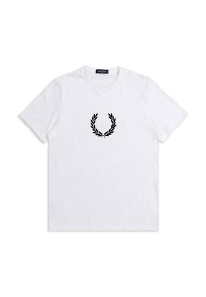 Camiseta de algodón blanca con un logo de corona de laurel negra centrado en el pecho. Mangas cortas y cuello redondo. Textura de tela suave.