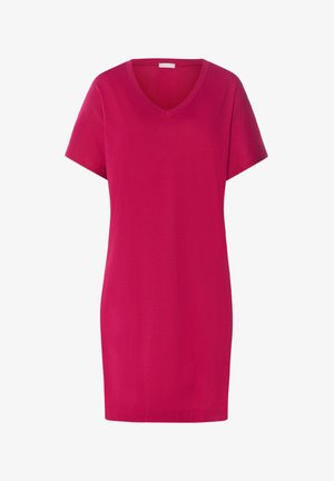 Fuksianvärinen V-kaula-aukollinen mekko, jossa on lyhyet hihat ja pehmeä kangas. Suora leikkaus ja helma, sopii rentoon käyttöön.