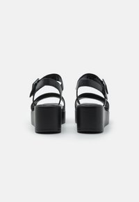 Gabor Sandali con plateau - black