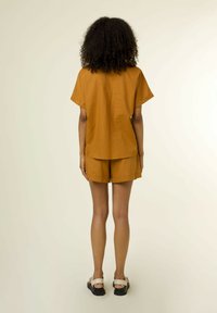 FRNCH CLARY - Overhemdblouse - ocre