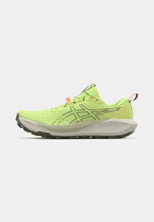 Scarpa da corsa verde neon con tomaia in rete, dettagli arancioni e suola testurizzata. Presenta un intersuola ammortizzata e dettagli riflettenti.