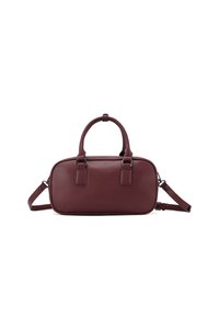 Borsa in pelle bordeaux con forma rettangolare, doppi manici superiori, tracolla regolabile e minimi dettagli metallici sui lati.