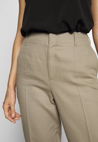 Filippa K Kalhoty - khaki