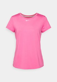 Camiseta rosa de manga corta hecha de tejido suave, con cuello redondo y un pequeño logo blanco de Nike en el pecho.
