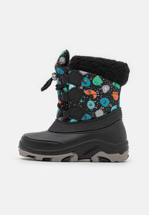 Botte d'hiver enfant avec semelle en caoutchouc noire, dessus à motif cartoon coloré, trois fermetures velcro noires, et doublure en polaire noire.