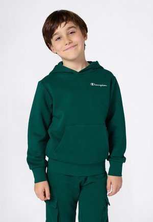 Sweatshirt à capuche vert foncé avec une poche avant et un logo blanc. Fabriqué en matériau doux, il présente des poignets côtelés et une coupe décontractée.