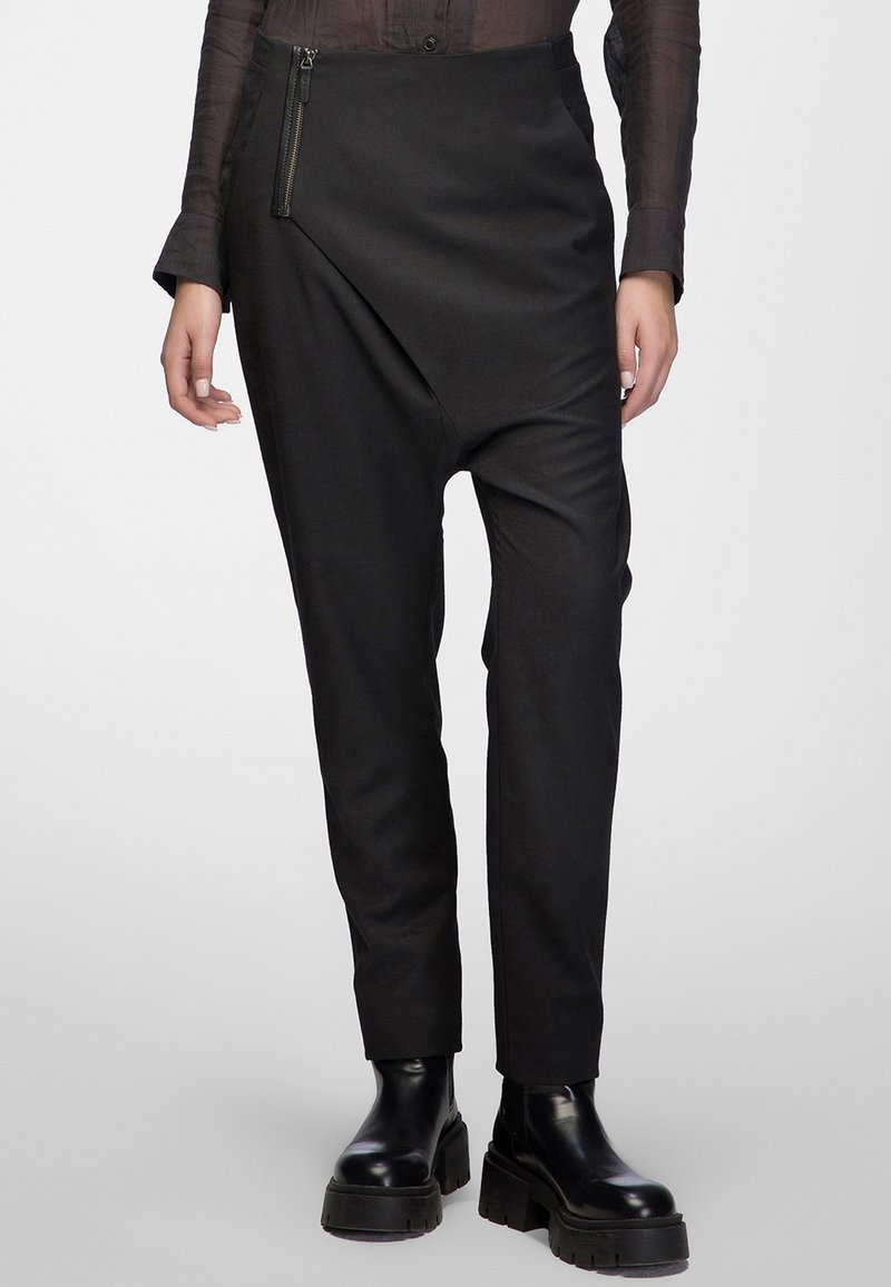 VSP - HILDA - Trousers - black, Enlarge