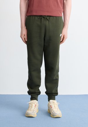 CLUB JOGGER - Jogginghose - sequoia