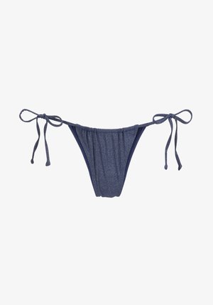 Tumši zila bikini apakšda, elastīgs materiāls, saistītas malas, sapulcināta josta, minimāla pārklājuma, mīksta tekstūra, paredzēta pludmales apģērba izmantošanai.