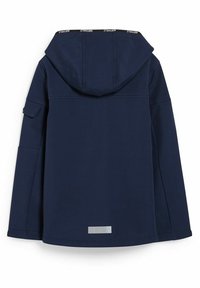 Granatowa kurtka z kapturem, wyposażona w długie rękawy, boczną kieszeń oraz odblaskowy srebrny akcent na dolnej krawędzi. Gładka tekstura.