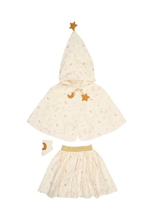 Capa de niño color crema con capucha rematada con una estrella, falda a juego con cinturilla dorada y muñequera, todo con estampados de constelaciones y elementos celestiales.
