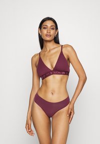 DKNY Intimates SEAMLESS LITEWEAR BRALETTE - Sutiã triangular - grape wine