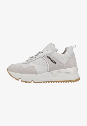 Bullboxer Trainers - white whwh