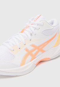 ASICS GEL TASK 4 - Håndballsko - white/vivid coral