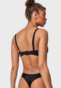 Gisela Braguita de bikini - black