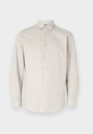 Beige gestreiftes Langarmhemd mit einem Kentkragen und Knopfverschluss, mit schmalen, abwechselnden Streifen aus einem strukturierten Stoff.