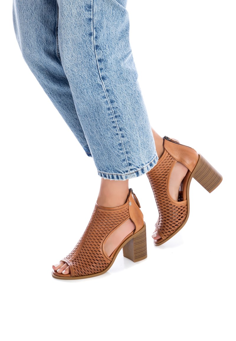 Sandalias De Tacón Bajo MTNG Saba 59858 - Sintético Con Hebilla (estilo Casual)
