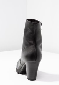 Gabor Botines - black