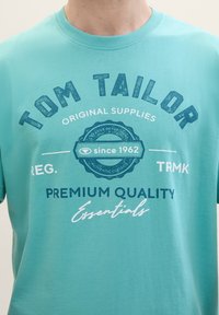 TOM TAILOR LOGO  - Camiseta estampada - meadow teal