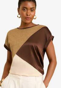 Unselected, brown
