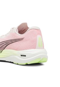Puma VELOCITY NITRO 2 WNS - Zapatillas running asfalto - frosty pink speed green