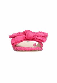 Roze schuifl slippers met een bovenlaag van gestructureerde stof en een grote strikdetails. Ontwerp met open teen en een vlakke zool.