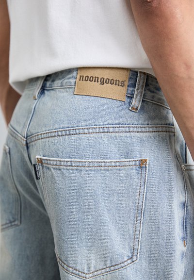 Noon Goons FLY DAZE PANT - Jean boyfriend - stone wash