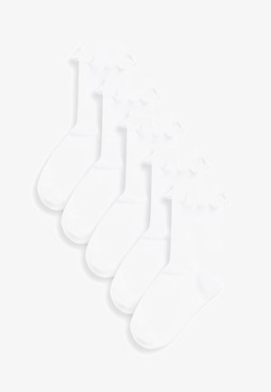 Sosete albe până la gleznă, cinci perechi, cu o bordură franjurată din dantelă la manșetă, țesătură moale, textură netedă și design cu vârful rotund.