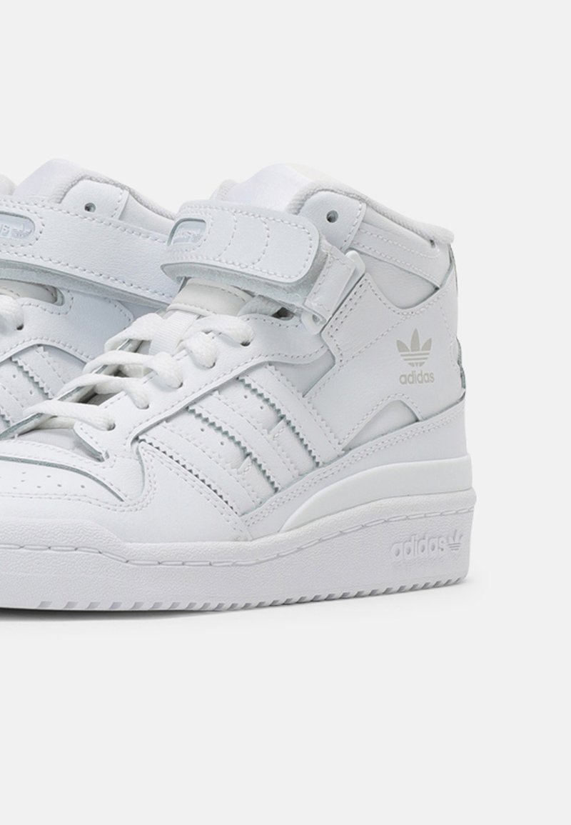 Adidas Originals Forum Mid J Unisex High Top Trainers White Zalando Co Uk