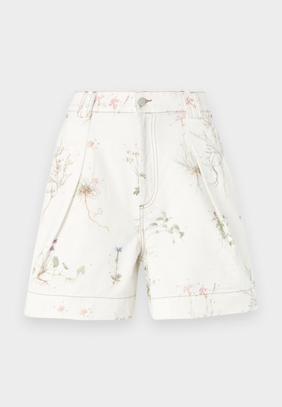 Biele šortky s kvetinovým vzorom v ružovej a modrej farbe. Vyrobené z bavlny, s bočnými vreckami a zapínaním na gombík. Celoplošný textúrovaný dizajn.