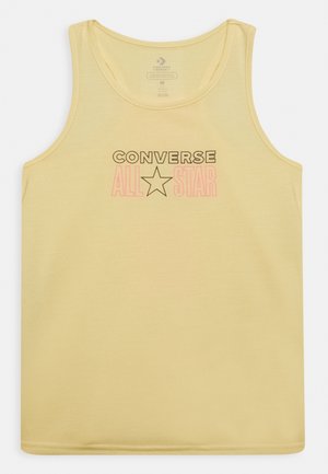 Gul ærmeløs tanktop med teksten "CONVERSE ALL STAR" og en stjerne-logo foran i midten.
