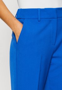 YAS HW S NOOS - Bukser - surf the web