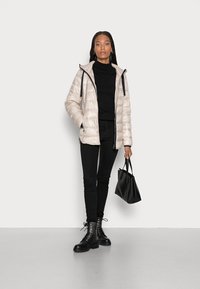 Esprit JACKETS OUTDOOR - Casaco leve - cream beige