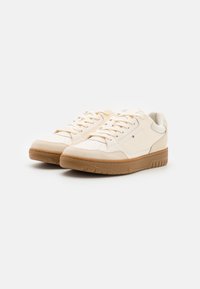 Tommy Hilfiger BASKET CORE LTH MIX ESS - Sneakers basse - calico