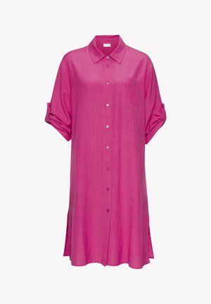 Helles rosa Hemdkleid aus gewebtem Stoff, mit durchgehender Knopfleiste, Kragen, Brusttasche und umgeschlagenen Ärmeln.