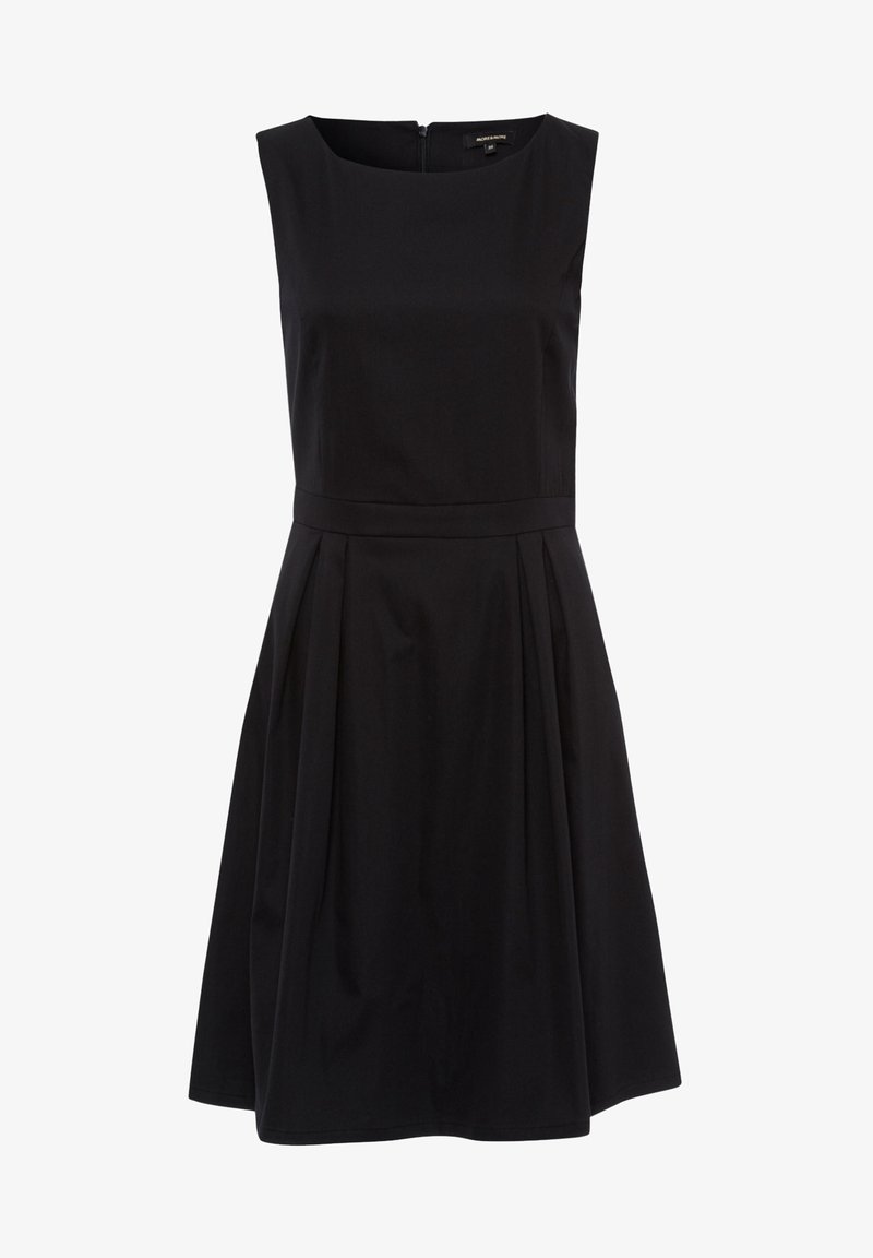 Robe noire sans manches longueur genou avec un col rond, taille cintrée et jupe plissée en ligne A, fermeture éclair au dos.