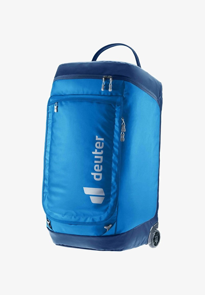 Blauwe rollende rugzak met donkerblauwe accenten, voorzien van een voorvak met ritssluiting, logo aan de zijkant gedrukt en twee duurzame wielen aan de onderkant.