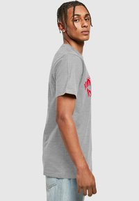 Mister Tee AIN'T HARD TO TELL  - Apdrukāts T-krekls - heather grey