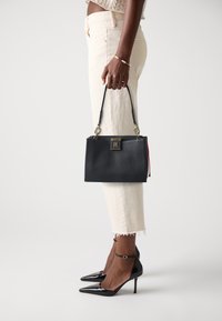 Tommy Hilfiger - Torebka
