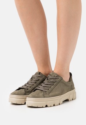 Casual lace-ups - royal oliv