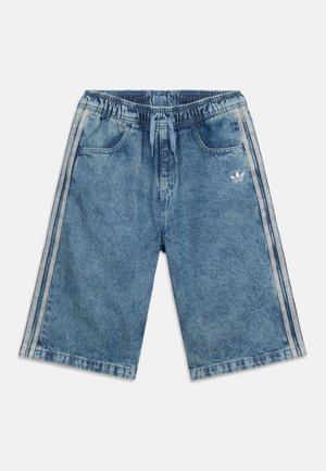 adidas Originals, JORTS JUNIOR UNISEX - Shorts vaqueros - worn blue denim
